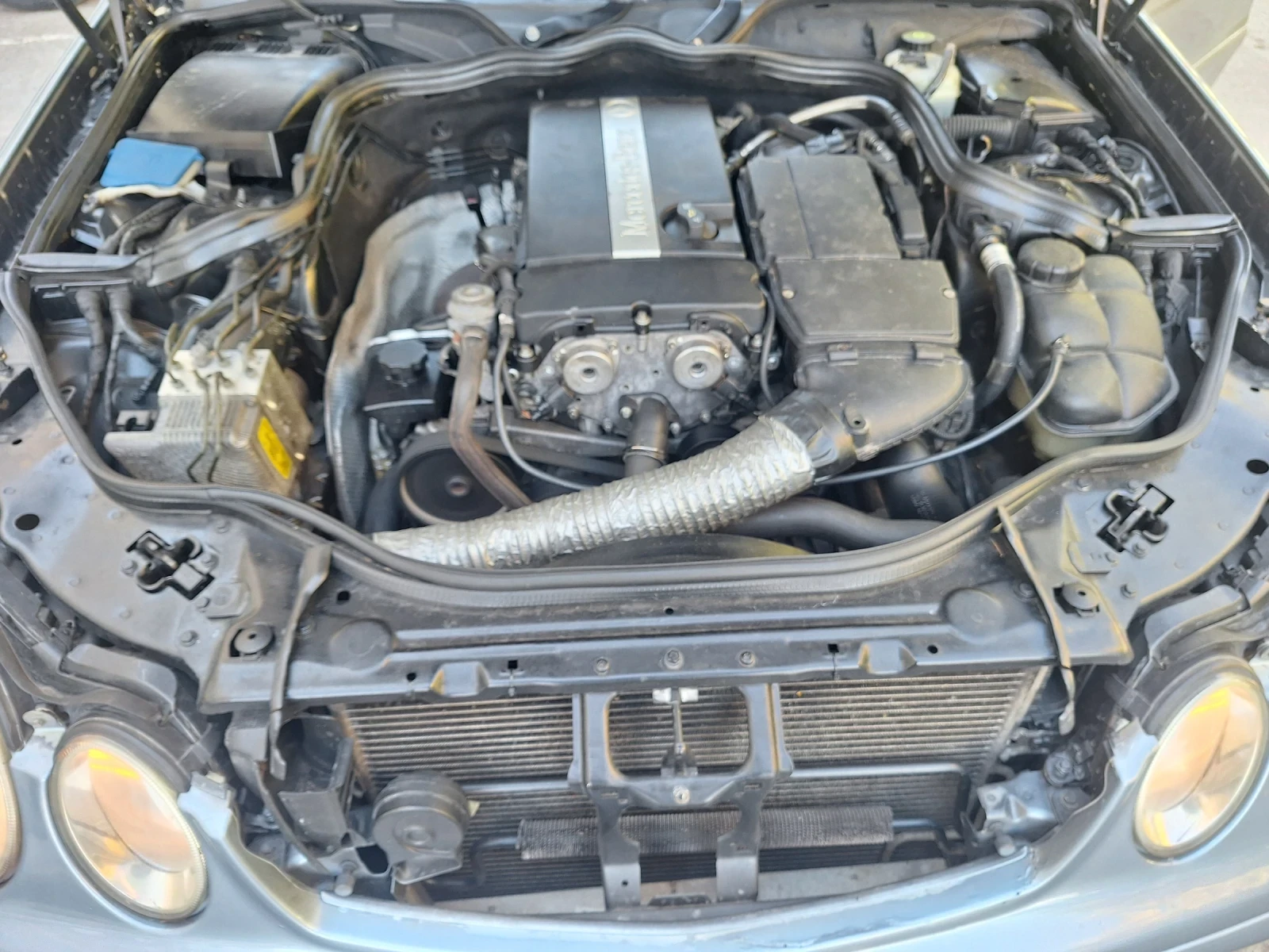 Mercedes-Benz E 200, снимка 7 - Автомобили и джипове - 56336807
