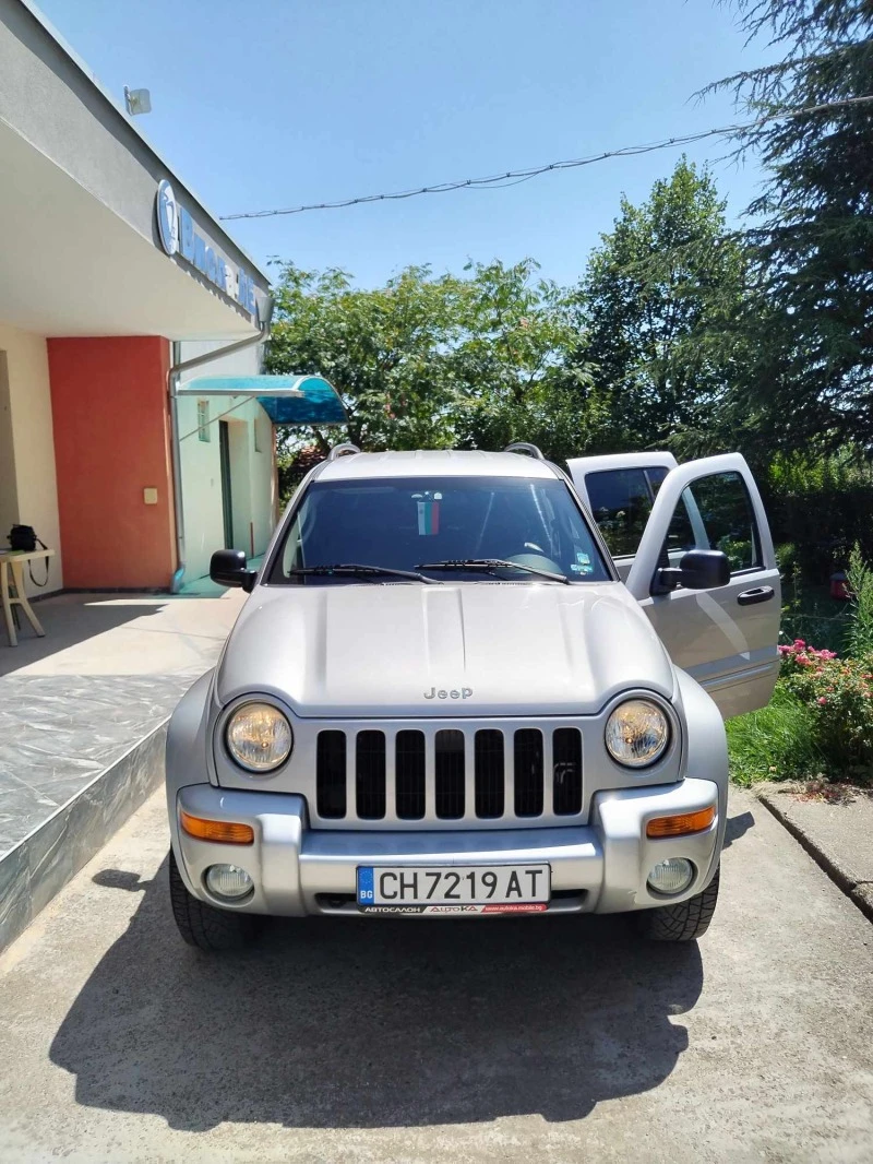 Jeep Cherokee KJ, снимка 1 - Автомобили и джипове - 47141774