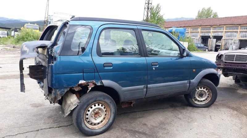 Daihatsu Terios На части, снимка 2 - Автомобили и джипове - 49147531