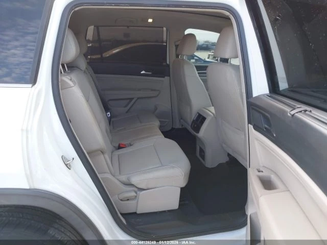 VW Atlas SEL, снимка 8 - Автомобили и джипове - 53384438