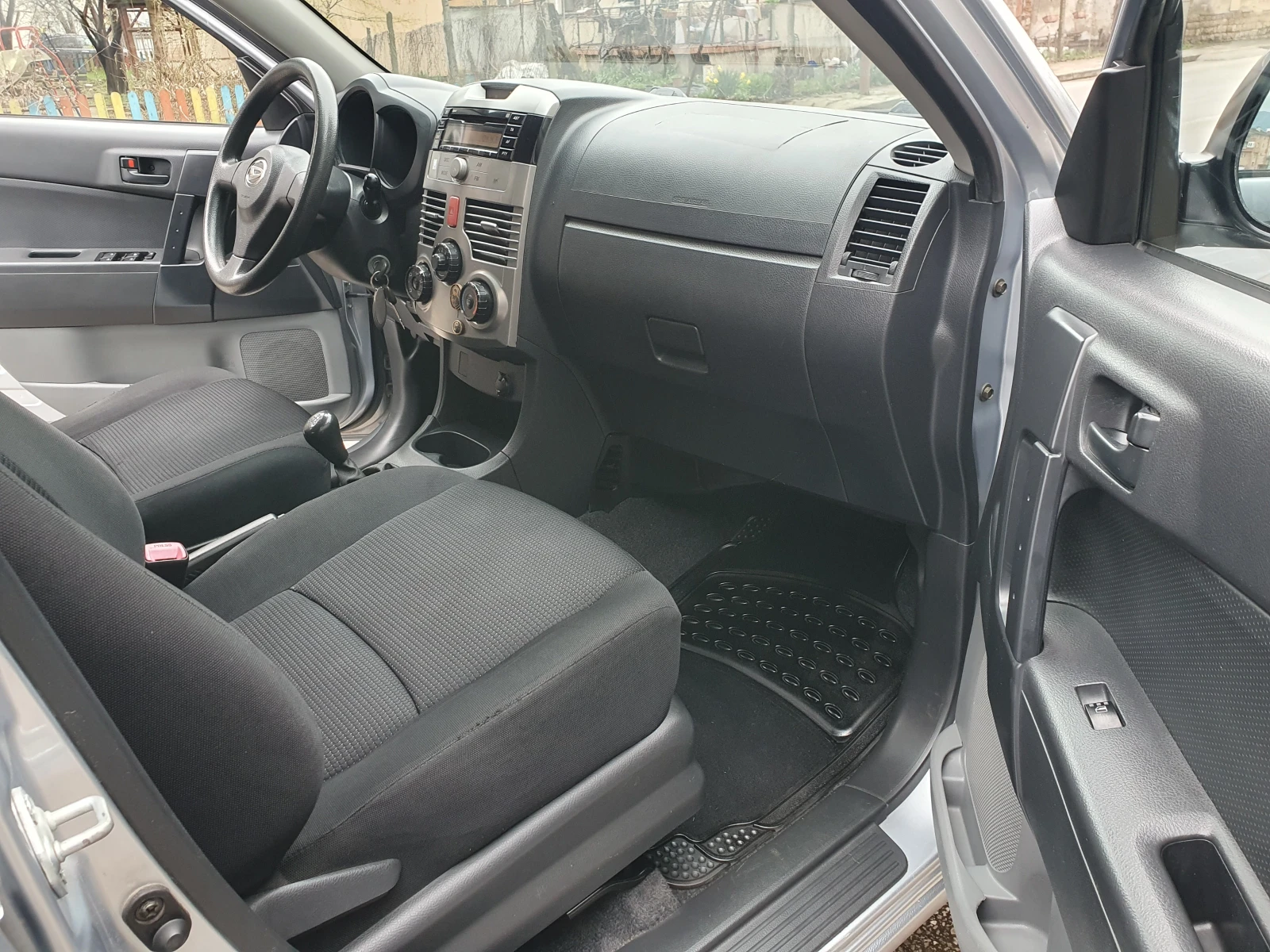 Daihatsu Terios 1.3 БЕНЗИН/ГАЗ 4Х4, снимка 10 - Автомобили и джипове - 54028929