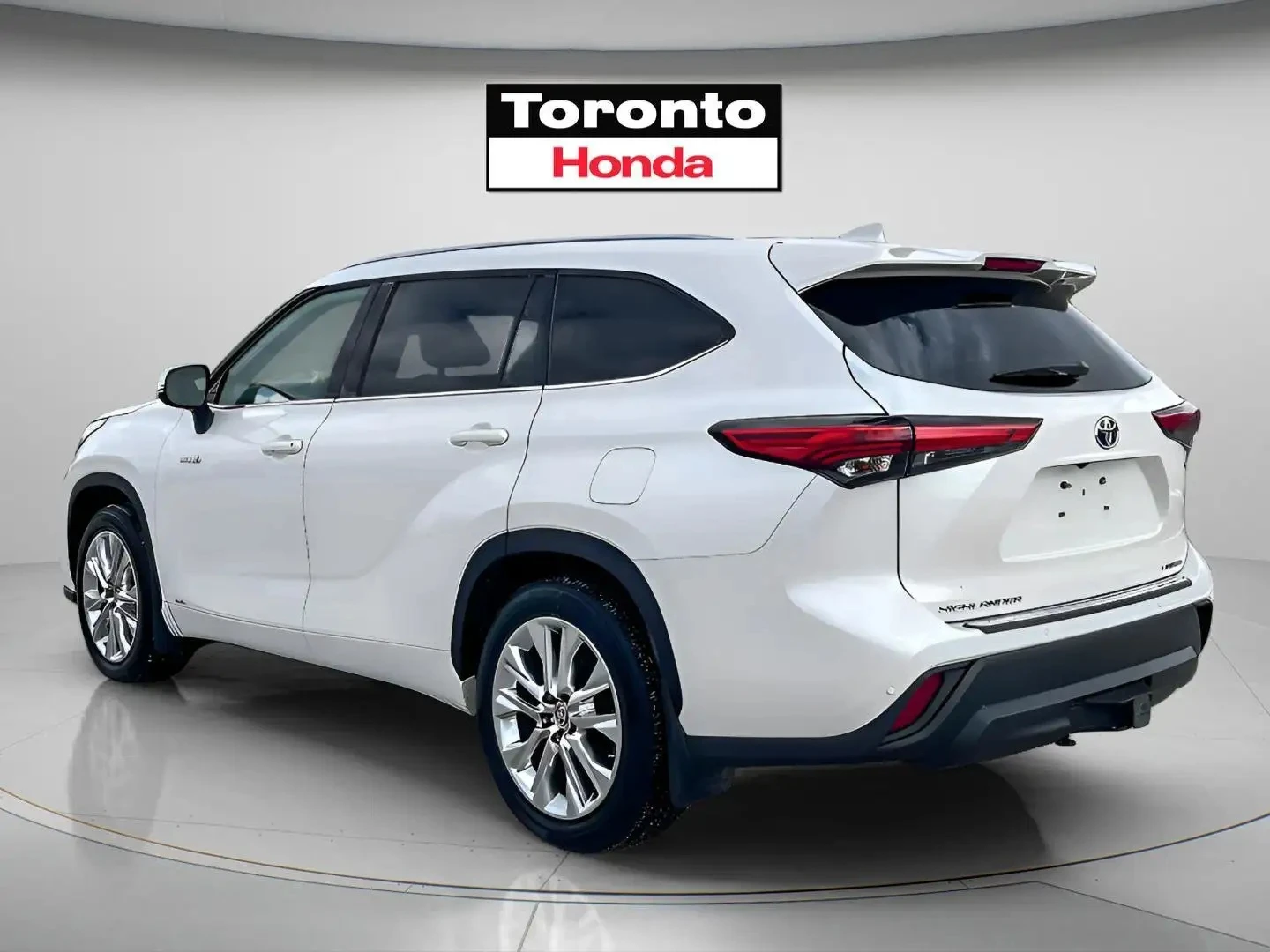 Toyota Highlander HYBRID LIMITED * 8 МЕСТЕН * AWD * CARFAX * , снимка 6 - Автомобили и джипове - 54418096