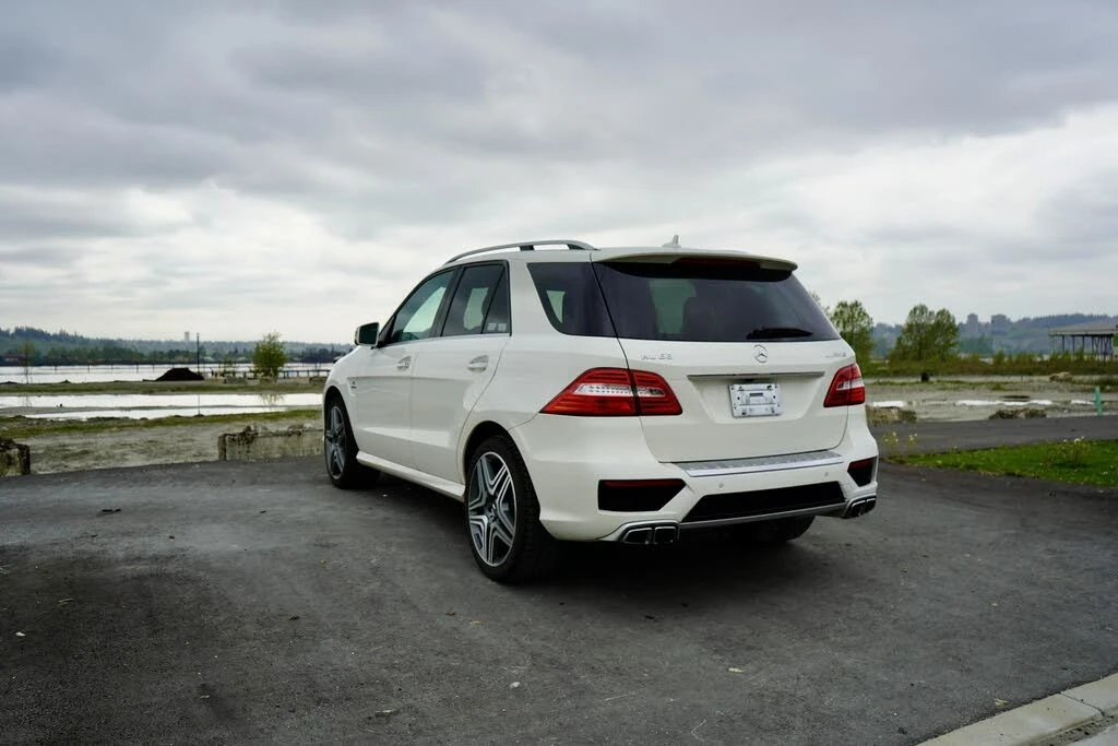 Mercedes-Benz ML 63 AMG DISTRONIC/4MATIC/KEYLESS/ОБДУХВАНЕ, снимка 6 - Автомобили и джипове - 54552884