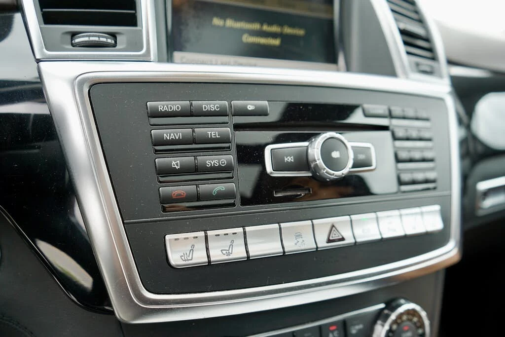 Mercedes-Benz ML 63 AMG DISTRONIC/4MATIC/KEYLESS/ОБДУХВАНЕ, снимка 16 - Автомобили и джипове - 54552884