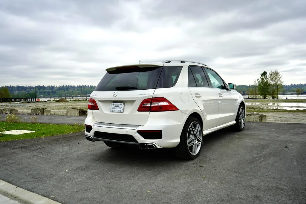 Mercedes-Benz ML 63 AMG DISTRONIC/4MATIC/KEYLESS/ОБДУХВАНЕ, снимка 5 - Автомобили и джипове - 54552884