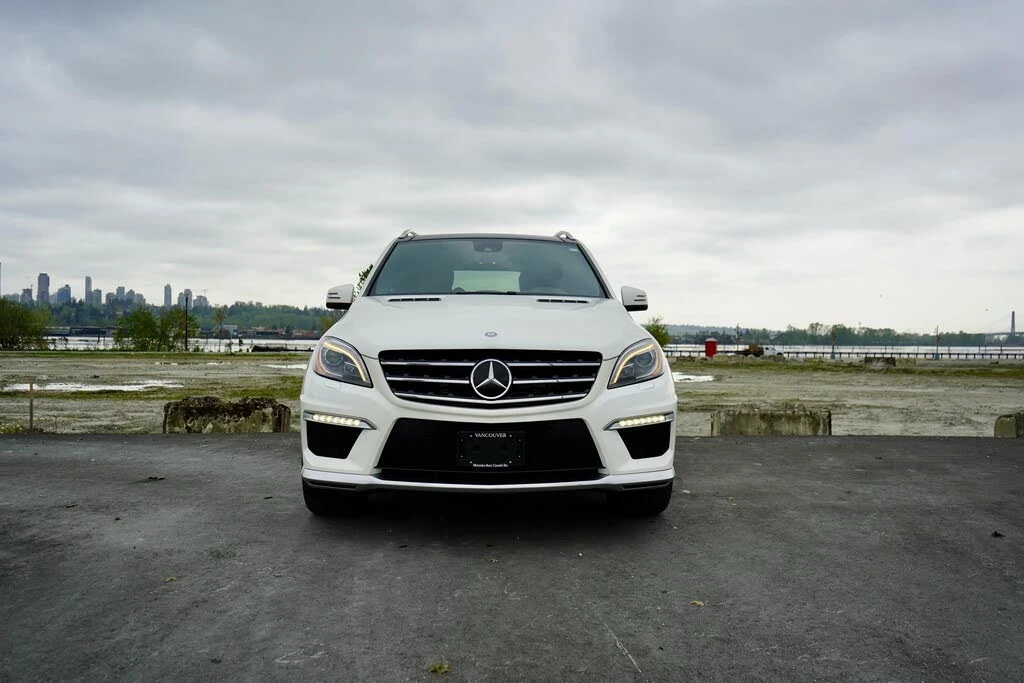 Mercedes-Benz ML 63 AMG DISTRONIC/4MATIC/KEYLESS/ОБДУХВАНЕ, снимка 3 - Автомобили и джипове - 54552884
