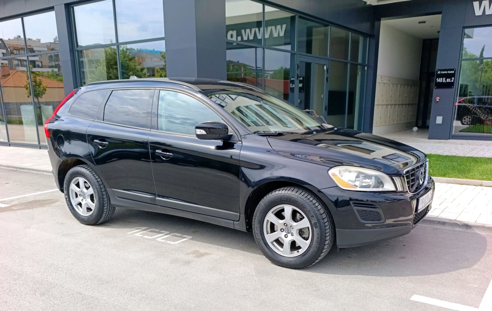 Volvo XC60 D3 163 кс Автоматик, снимка 10 - Автомобили и джипове - 54796891