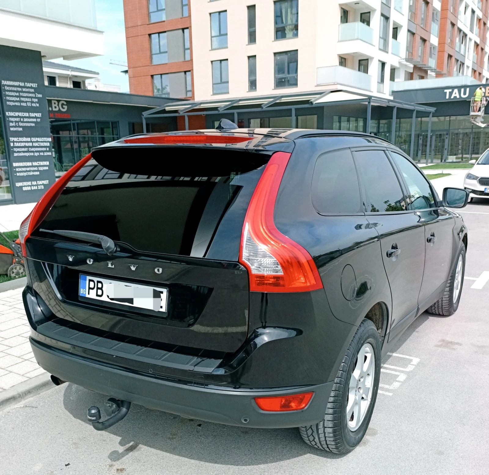 Volvo XC60 D3 163 кс Автоматик, снимка 11 - Автомобили и джипове - 54796891