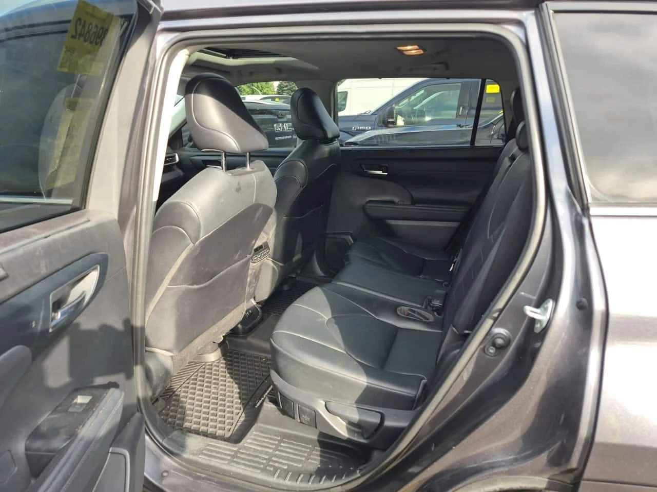 Toyota Highlander XLE| ПОДГРЕВИ| ПАНО| 2 КЛЮЧА| 7 МЕСТЕН| , снимка 10 - Автомобили и джипове - 55234059
