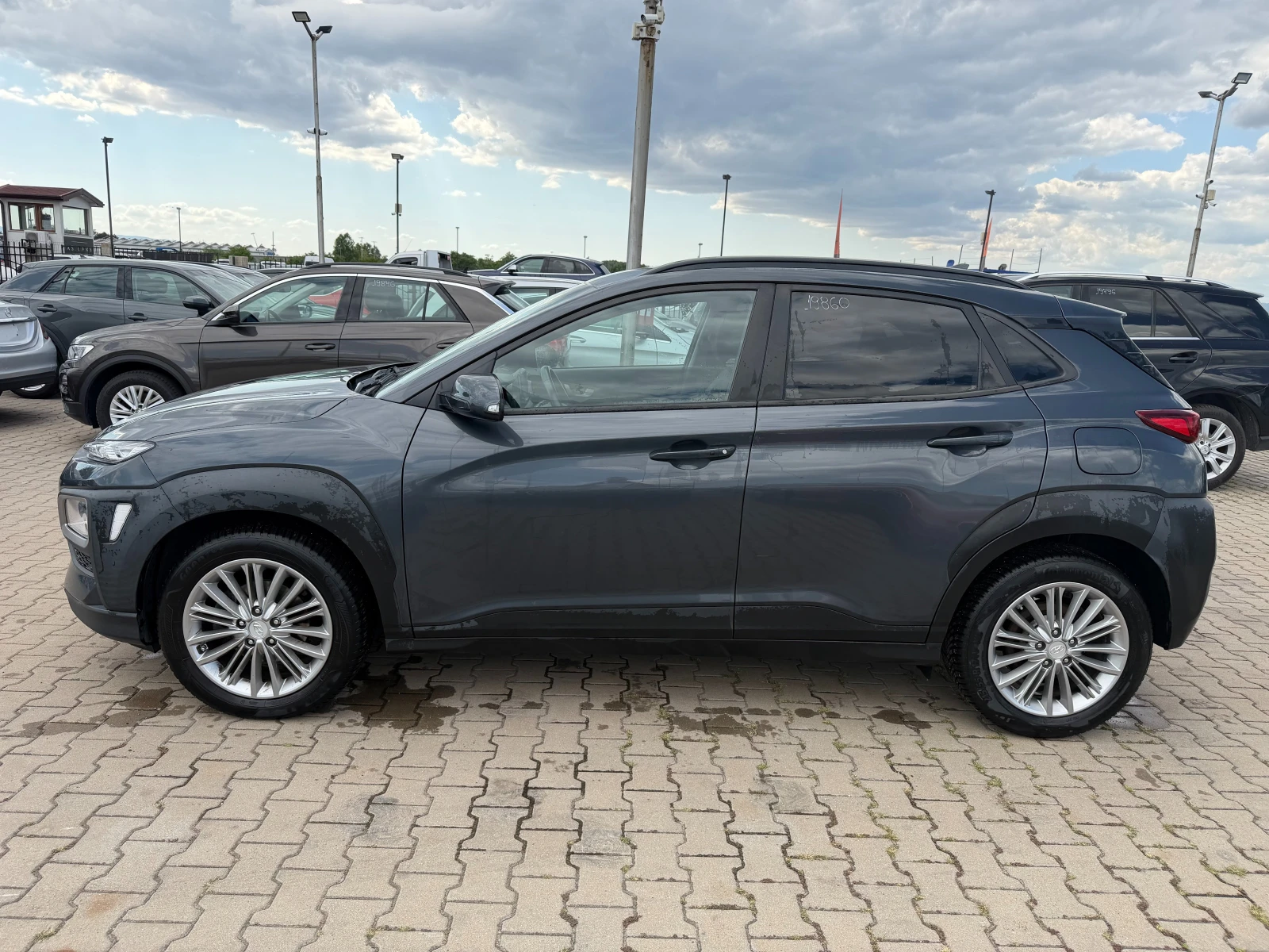 Hyundai Kona 1.6CRDI NAVI/KAMERA EURO 6, снимка 9 - Автомобили и джипове - 55447924