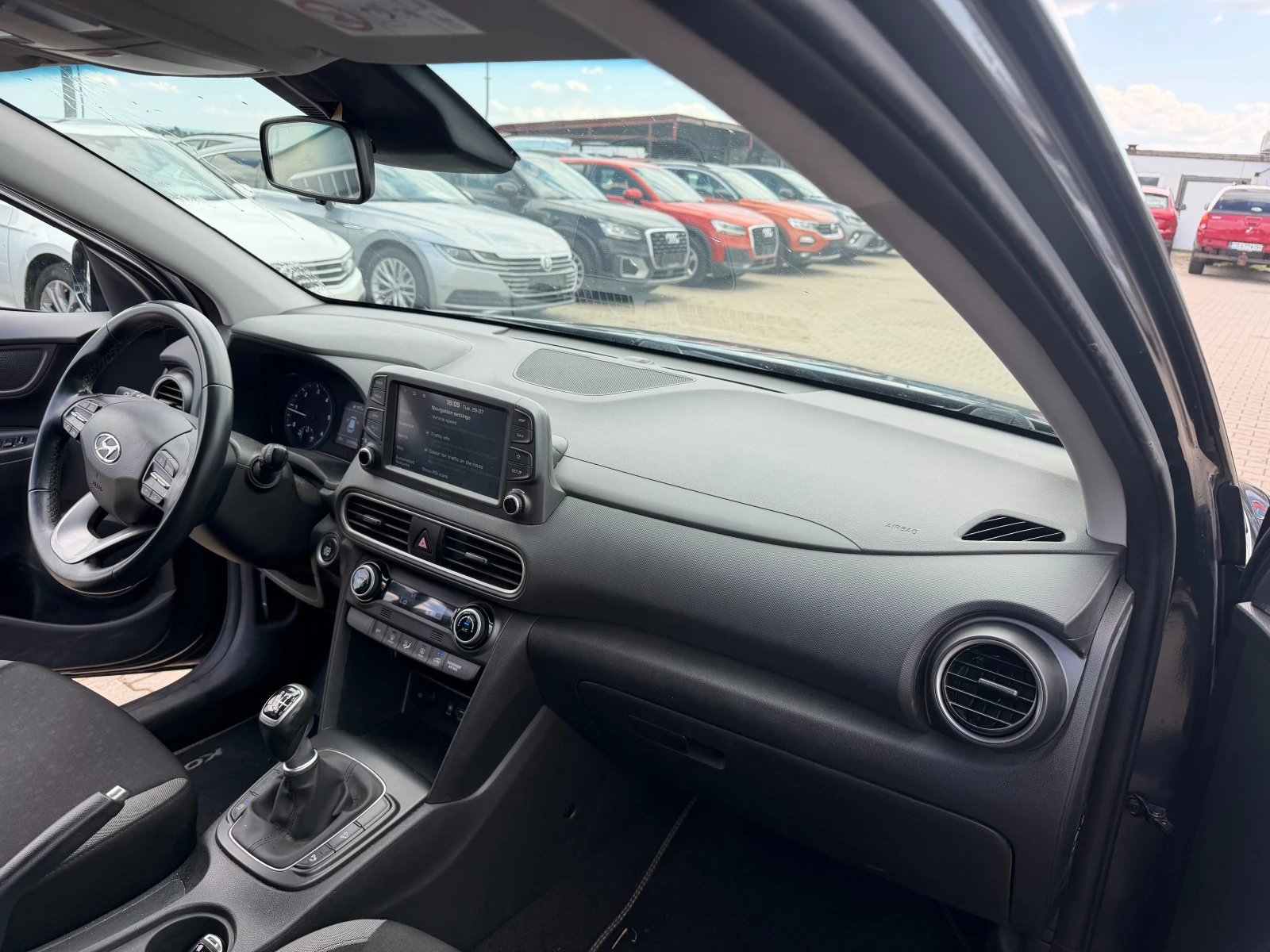 Hyundai Kona 1.6CRDI NAVI/KAMERA EURO 6, снимка 11 - Автомобили и джипове - 55447924