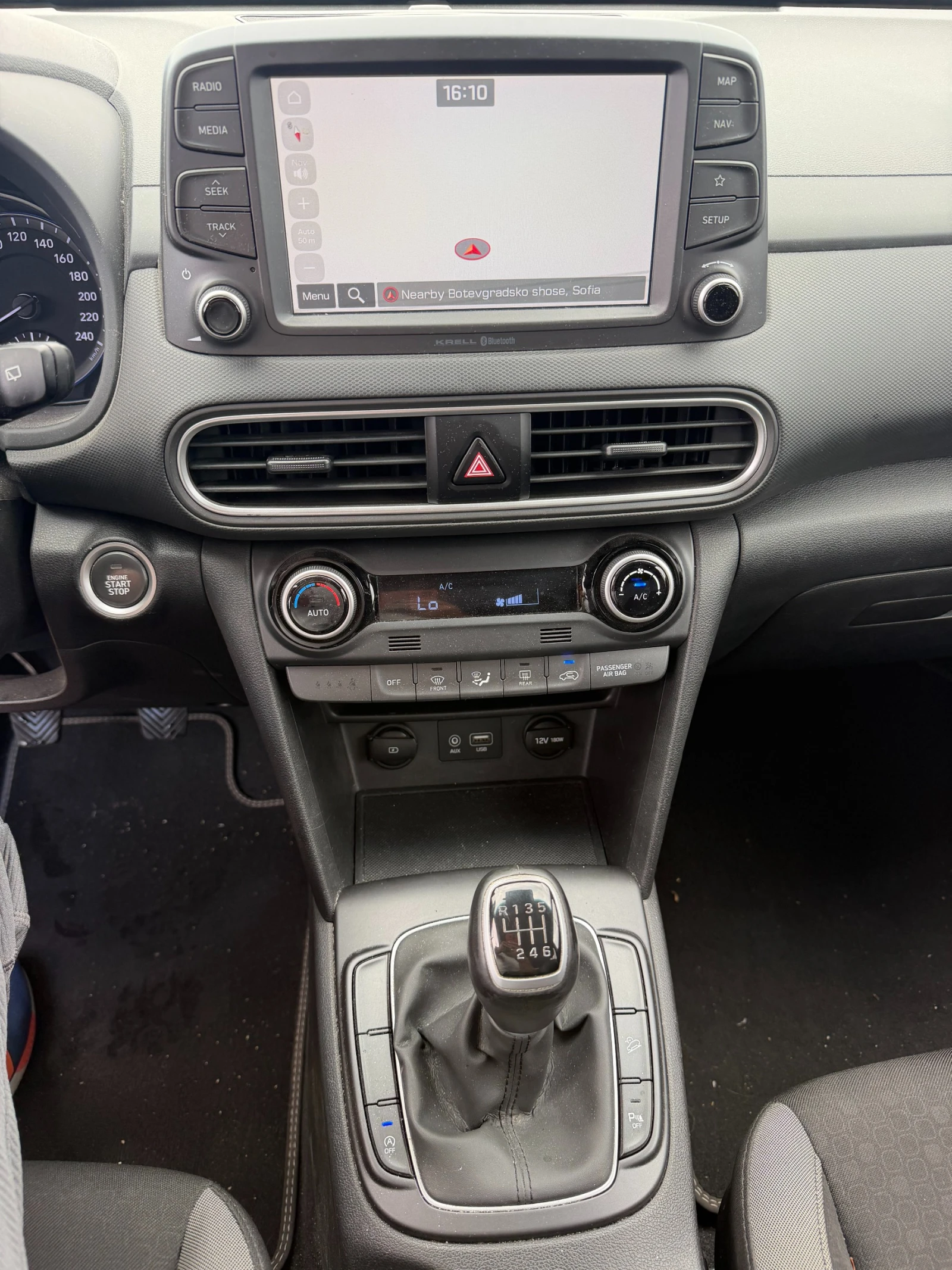 Hyundai Kona 1.6CRDI NAVI/KAMERA EURO 6, снимка 12 - Автомобили и джипове - 55447924