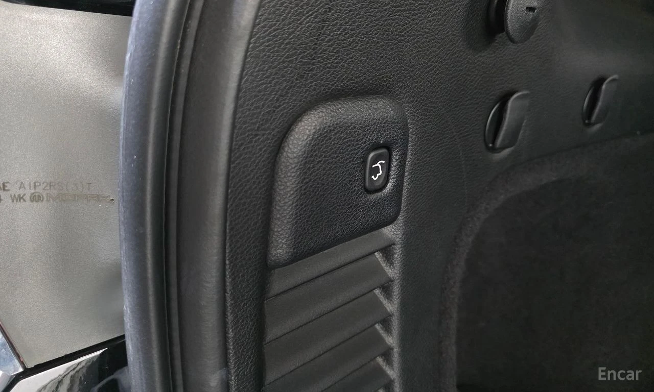 Jeep Grand cherokee 3.6* V6* 8ZF* SUMMIT* ДИСТРОНИК* ОБДУХВАНЕ* LANE* , снимка 16 - Автомобили и джипове - 55638809