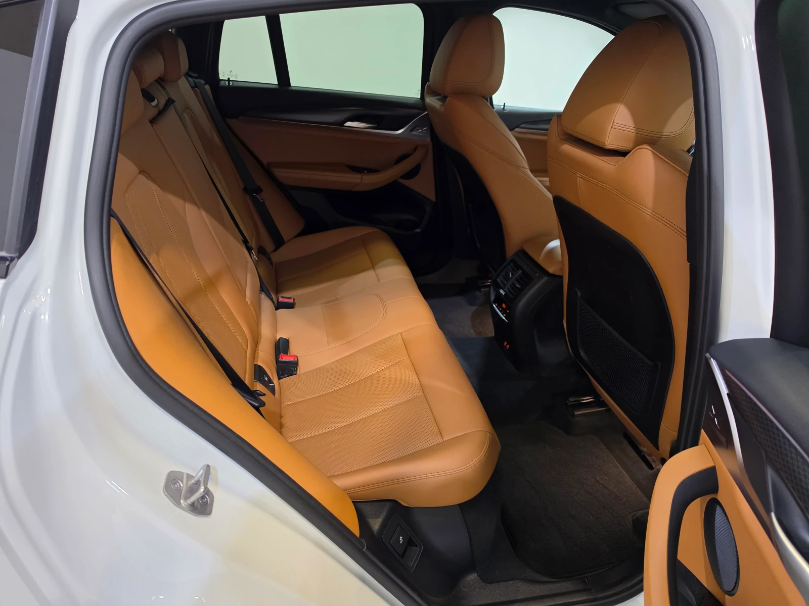 BMW X4 xDrive20d Mild-Hybrid M-Sport, снимка 10 - Автомобили и джипове - 56085245