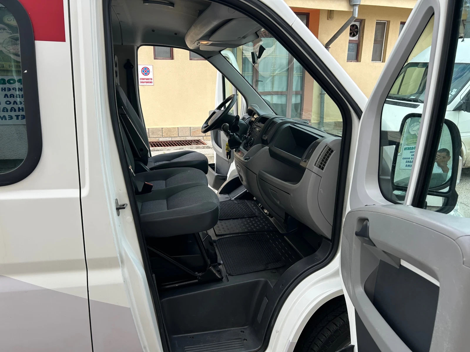 Peugeot Boxer 2.2HDI + КЛИМА+ 7 МЕСТА+ , снимка 11 - Бусове и автобуси - 55396501