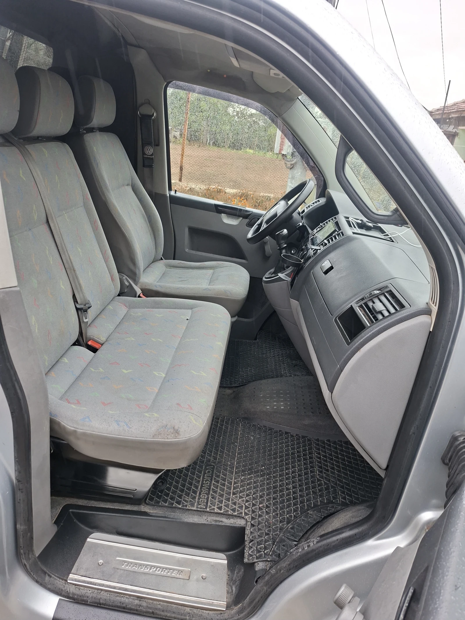 VW Transporter 1.9 TDI 105к.с, снимка 11 - Бусове и автобуси - 56261585