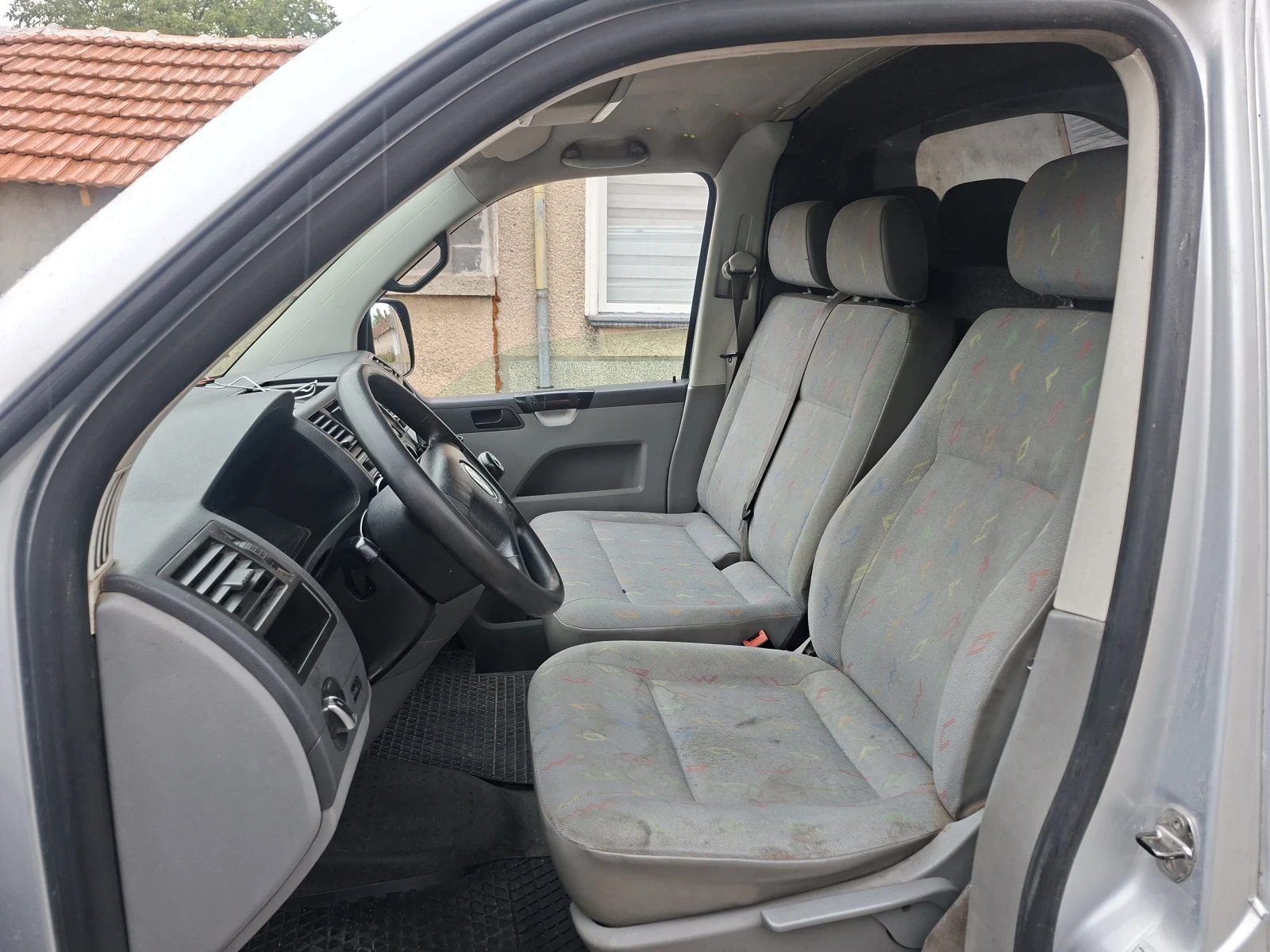 VW Transporter 1.9 TDI 105к.с, снимка 9 - Бусове и автобуси - 56261585