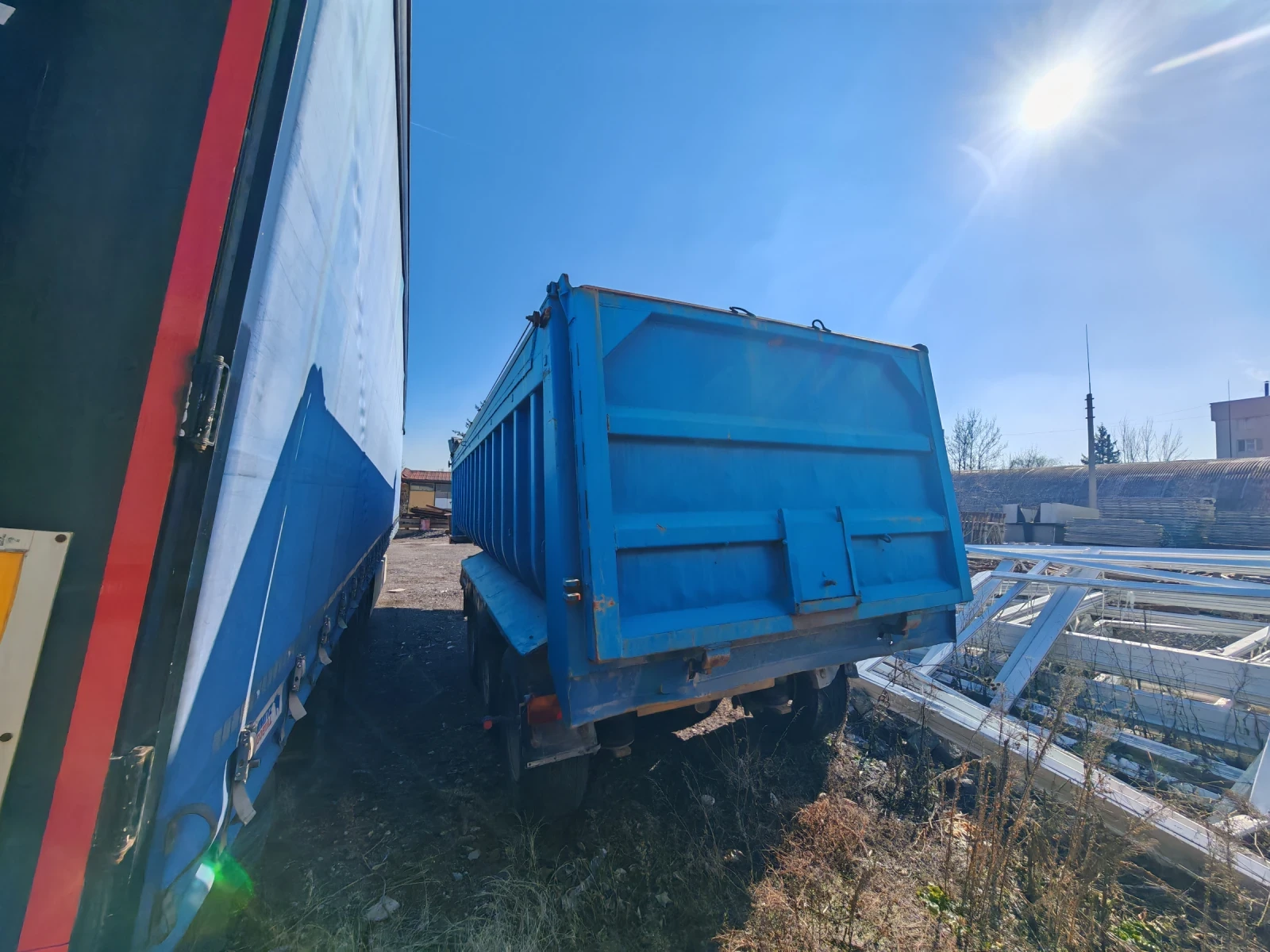 За камион Други Fruehauf, снимка 3 - Ремаркета - 55186282