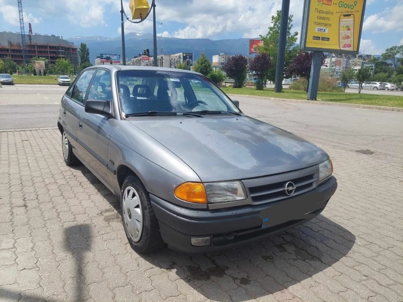 Opel Astra, снимка 1 - Автомобили и джипове - 46089602