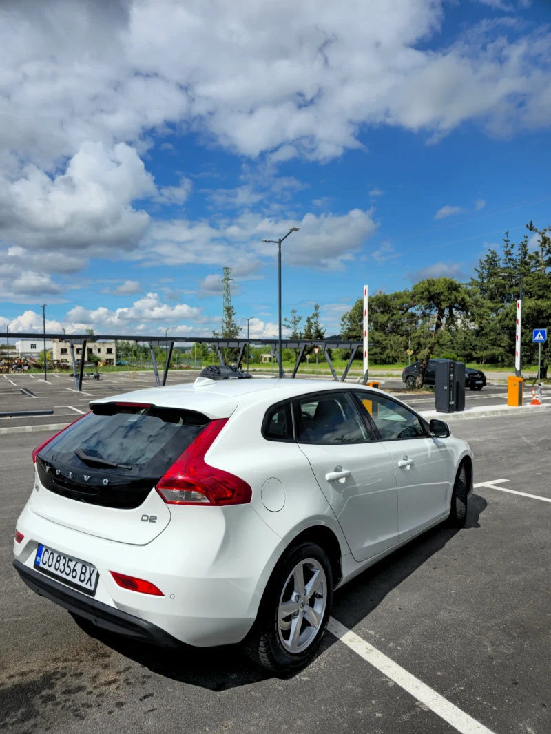 Volvo V40 Нов внос!!!Обслужен напълно!!!Лизинг!!!, снимка 5 - Автомобили и джипове - 51956601