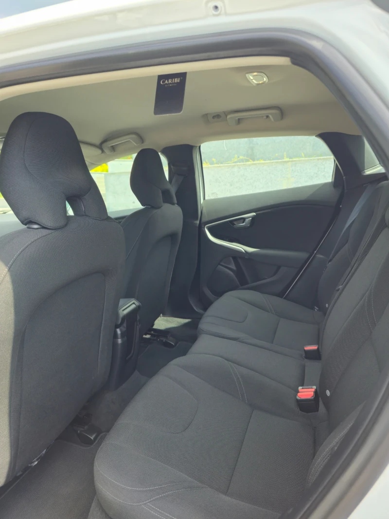 Volvo V40 Нов внос!!!Обслужен напълно!!!Лизинг!!!, снимка 9 - Автомобили и джипове - 51956601