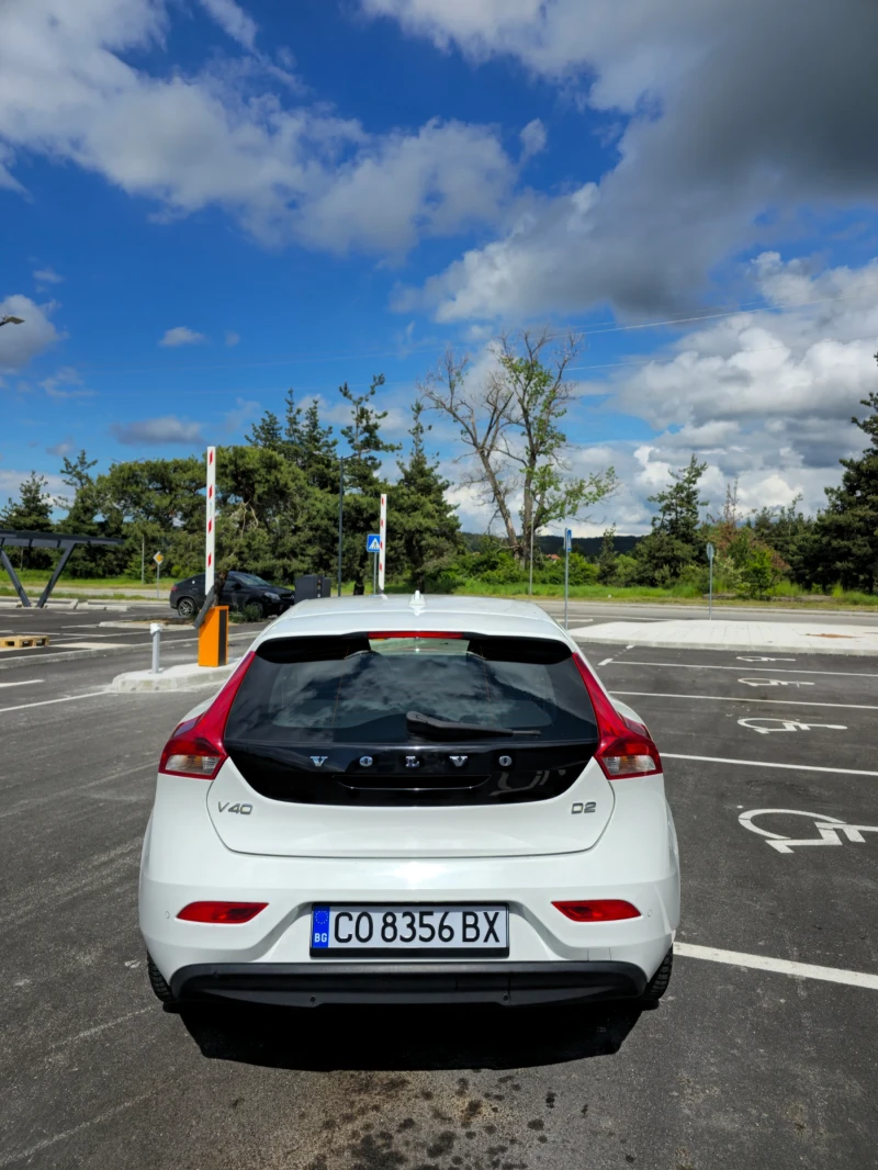 Volvo V40 Нов внос!!!Обслужен напълно!!!Лизинг!!!, снимка 4 - Автомобили и джипове - 51956601