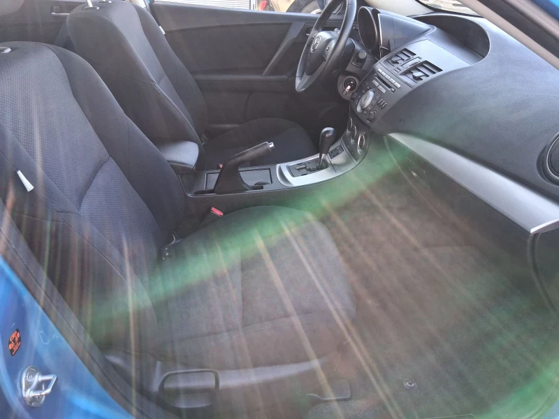 Mazda 3 2.0 СПОРТ Автоматик, снимка 9 - Автомобили и джипове - 53186082