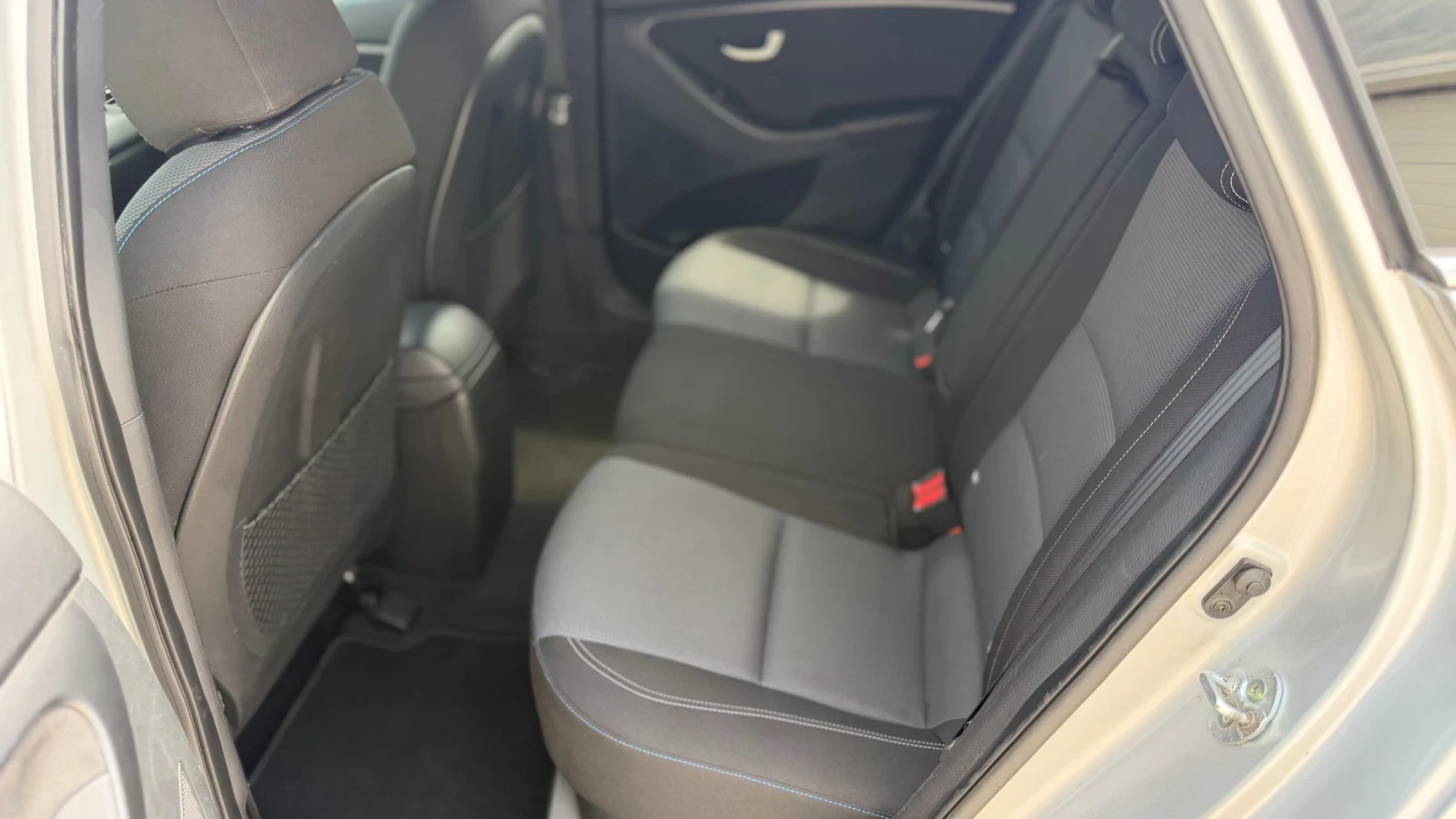 Hyundai I30 1.6crdi * Navi* * Nova* UNIKAT* , снимка 9 - Автомобили и джипове - 39666832