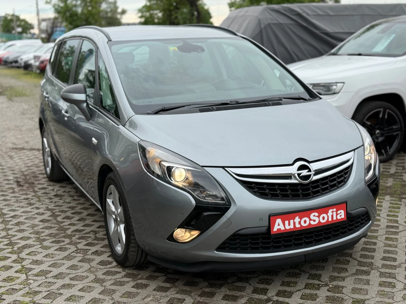Opel Zafira 1.4i-140К.С/ИЗПЪЛНЕНИЕ - БИЗНЕС КЛАС/РЕКАРО / НАВИ - изображение 3