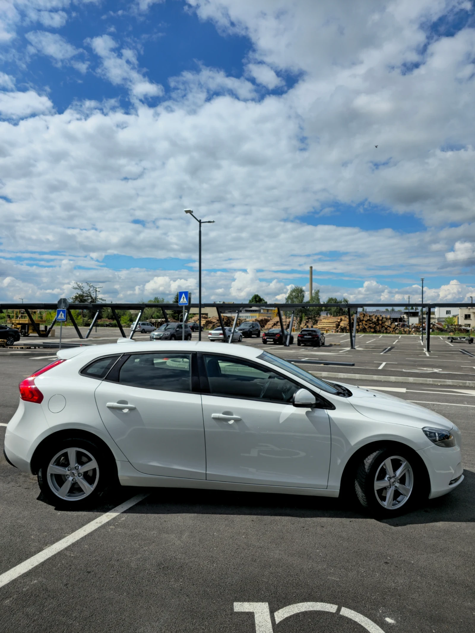 Volvo V40 Нов внос!!!Обслужен напълно!!!Лизинг!!! - изображение 6