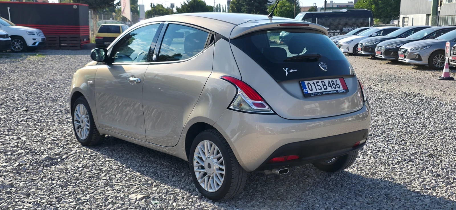 Lancia Ypsilon 1.2i 70k.c EURO 5B ITALIA  - изображение 6