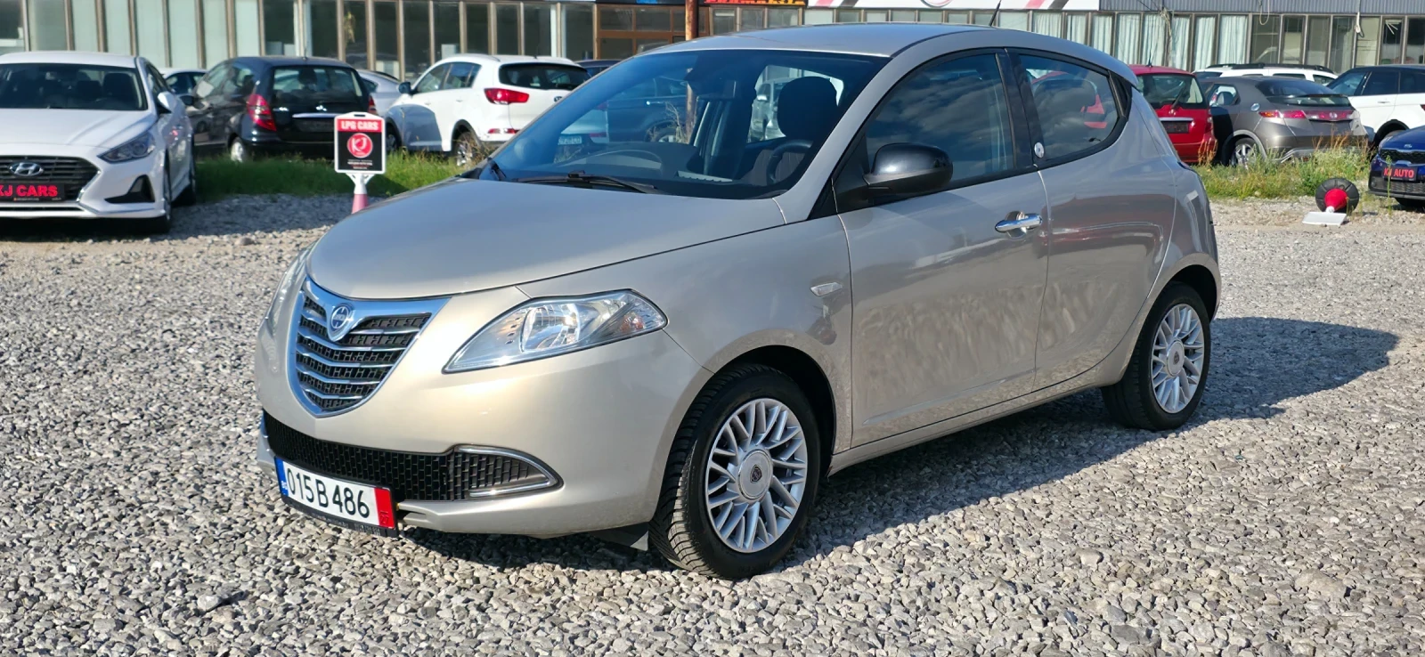 Lancia Ypsilon 1.2i 70k.c EURO 5B ITALIA  - изображение 2