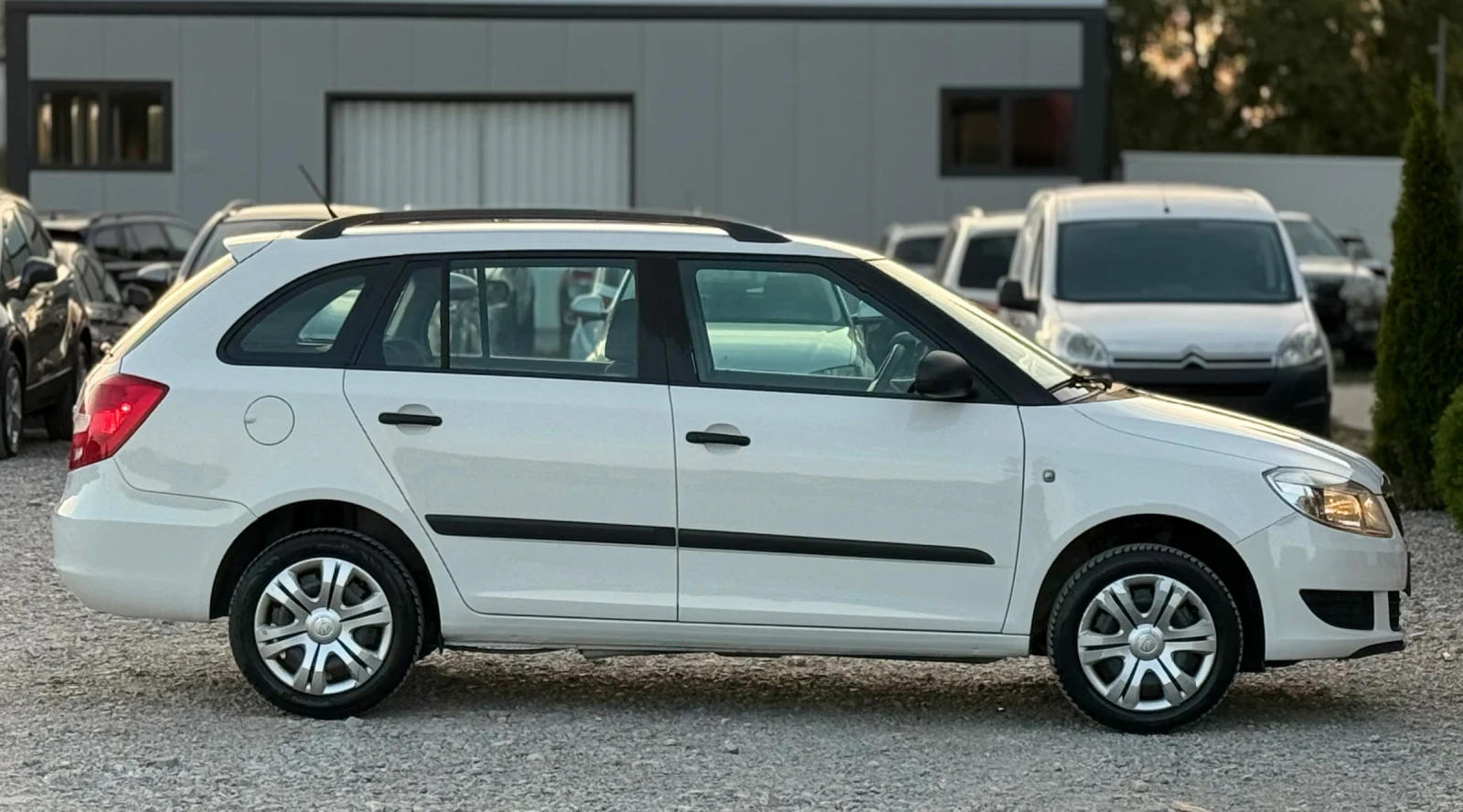 Skoda Fabia 1.2i 70кс * Климатик*  - изображение 7