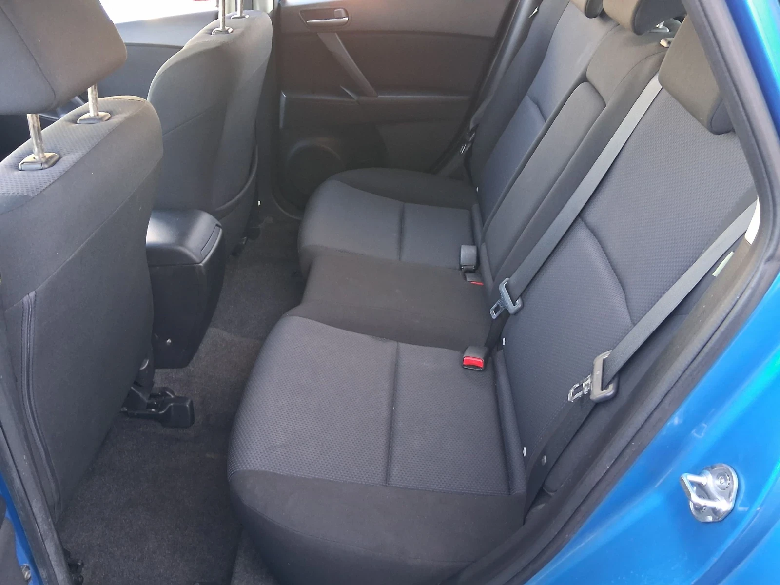 Mazda 3 2.0 ����� ��������� | Mobile.bg � ����������� 15