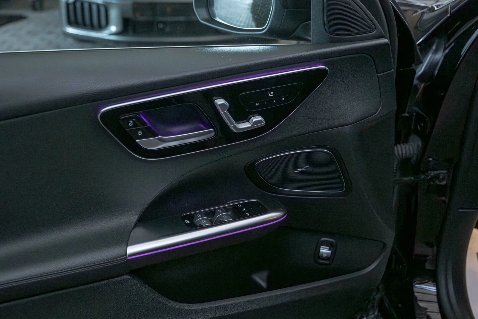 Mercedes-Benz C 300 4Matic/Ambient/Камера/MBUX/Avantgarde, снимка 8 - Автомобили и джипове - 53967211