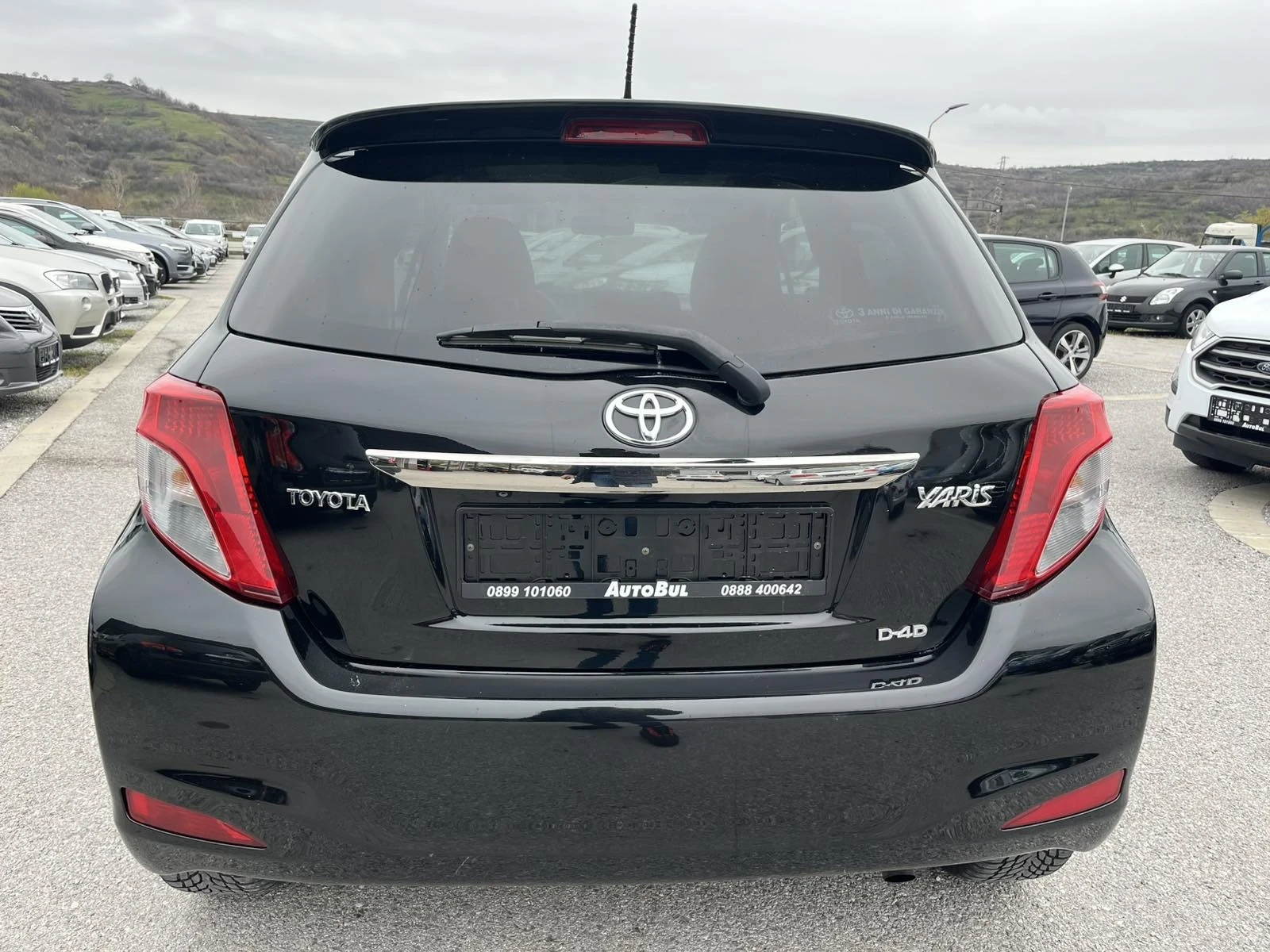 Toyota Yaris, снимка 4 - Автомобили и джипове - 54059307