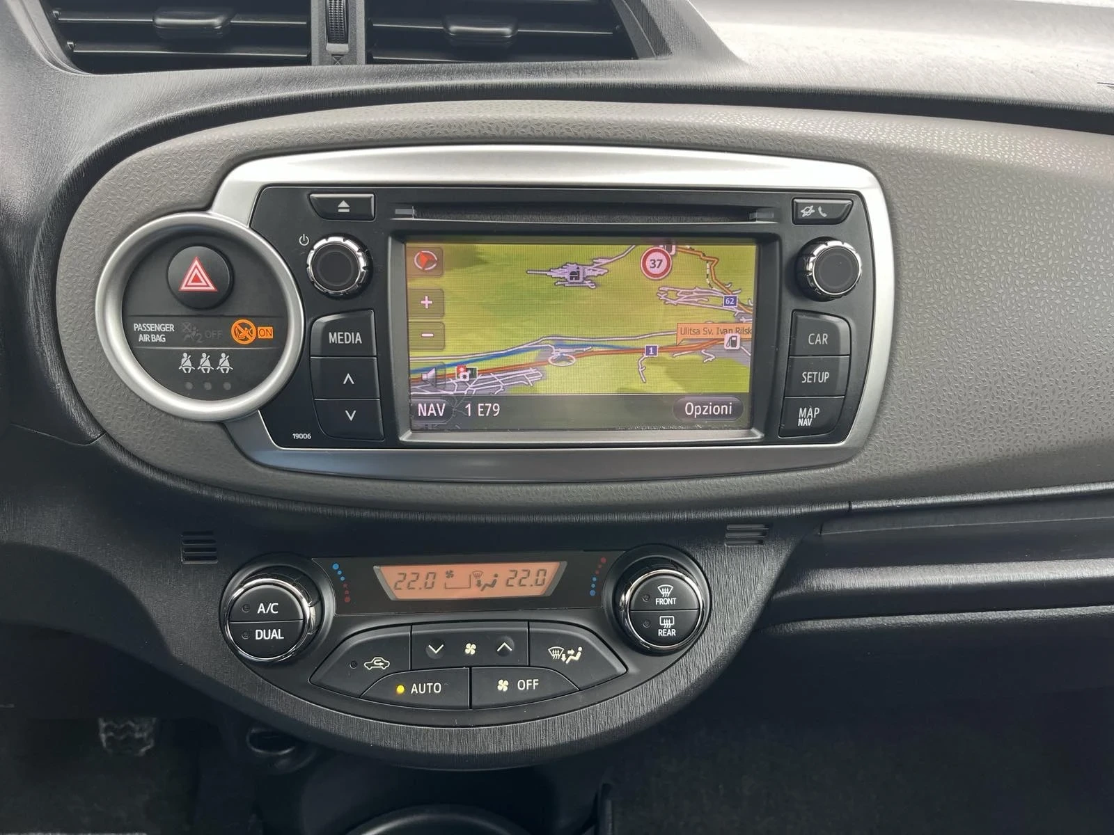 Toyota Yaris, снимка 12 - Автомобили и джипове - 54059307