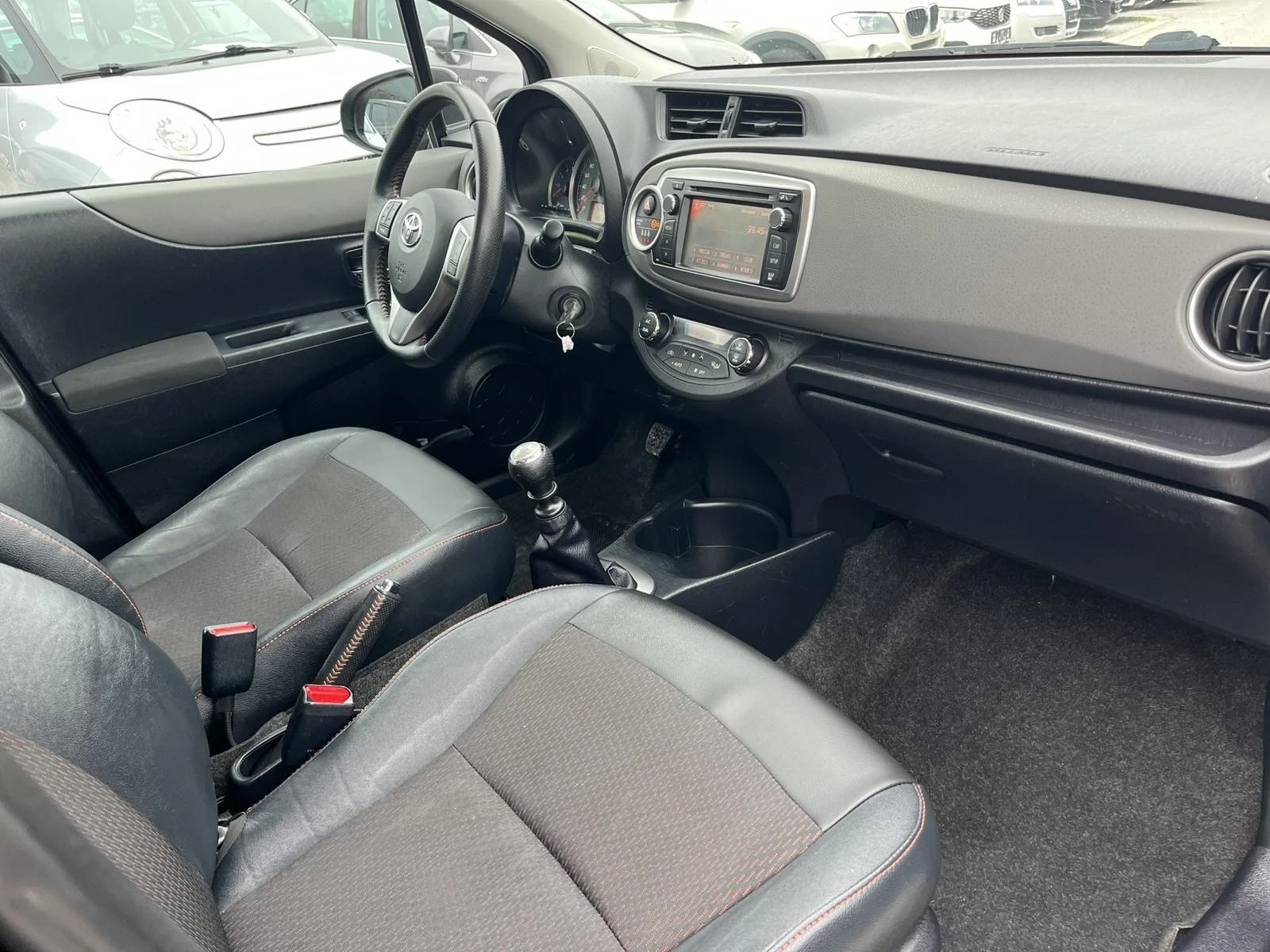 Toyota Yaris, снимка 6 - Автомобили и джипове - 54059307