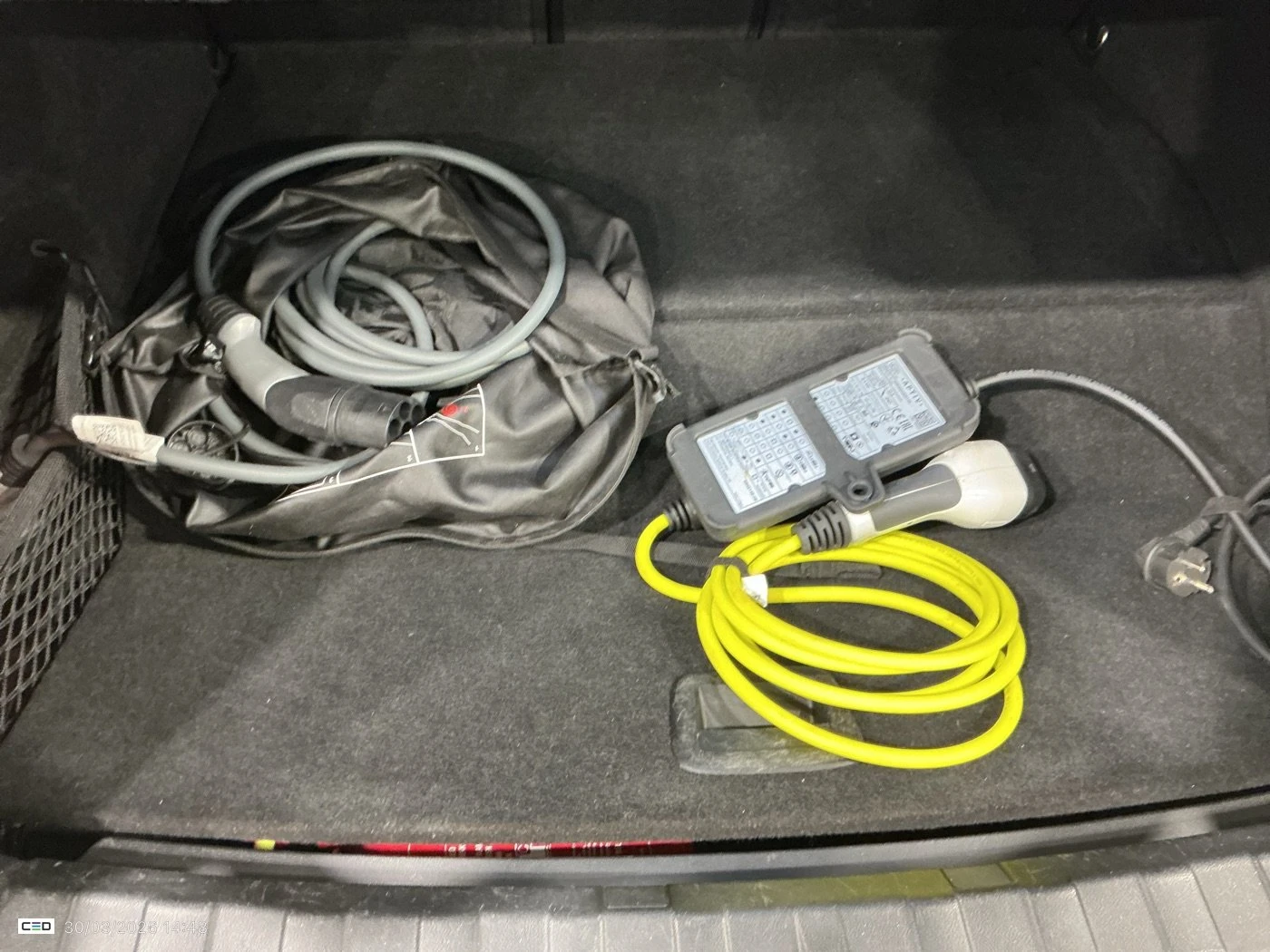 BMW 330 e Lounge, снимка 13 - Автомобили и джипове - 54149867