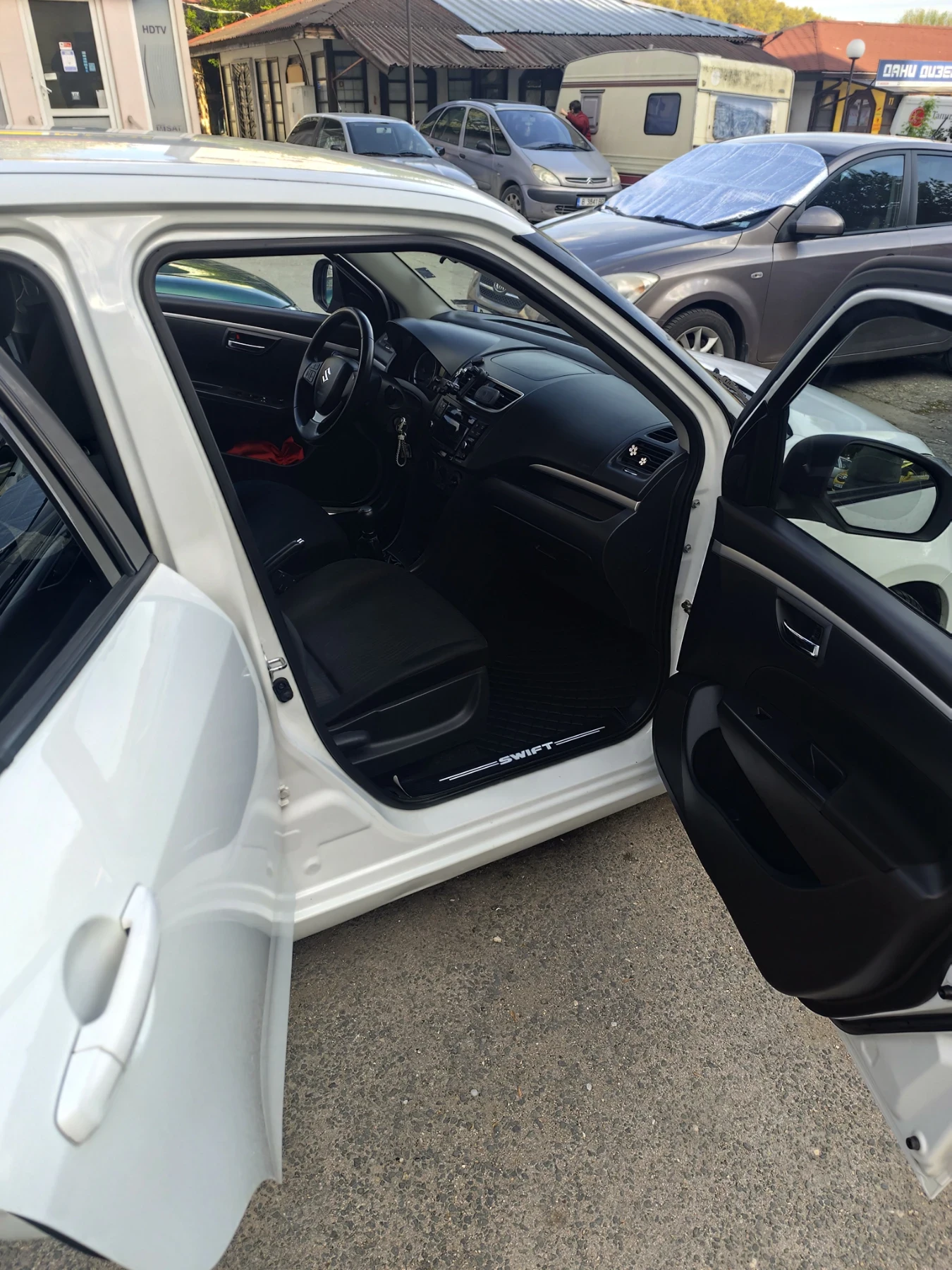 Suzuki Swift 1.3 D, снимка 10 - Автомобили и джипове - 54307556