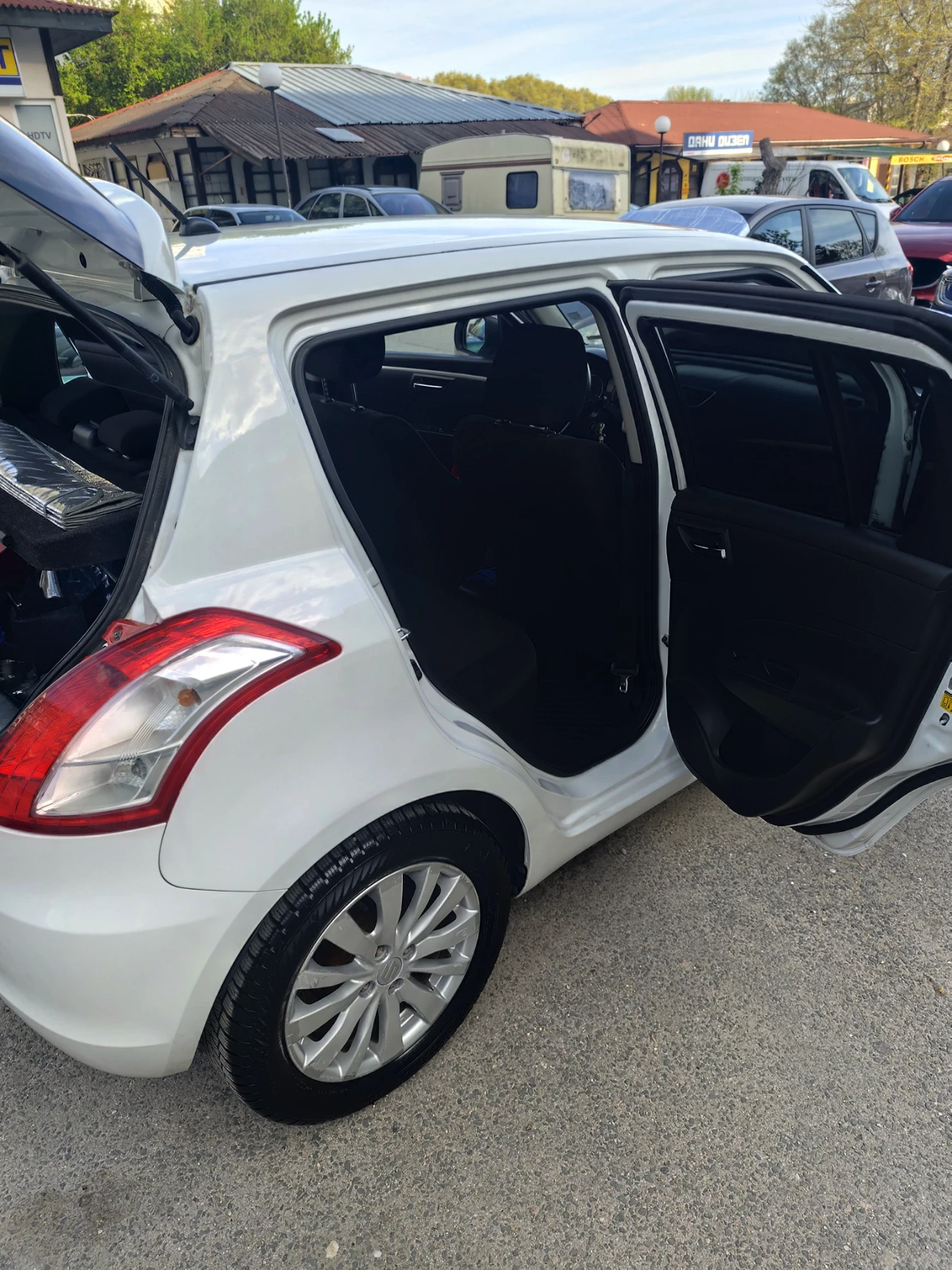 Suzuki Swift 1.3 D, снимка 9 - Автомобили и джипове - 54307556