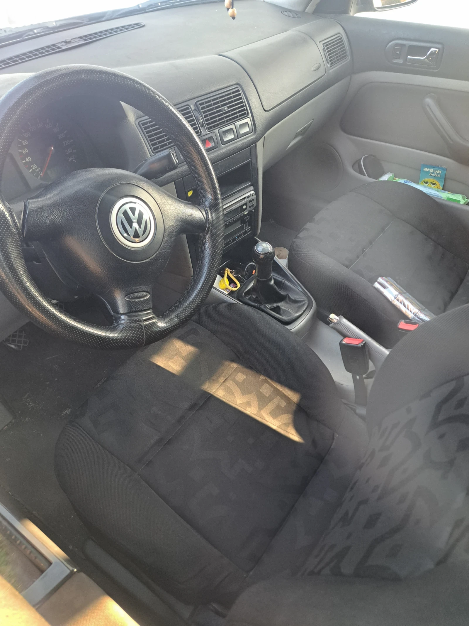VW Golf Golf 4 1.6sr, снимка 3 - Автомобили и джипове - 55424544