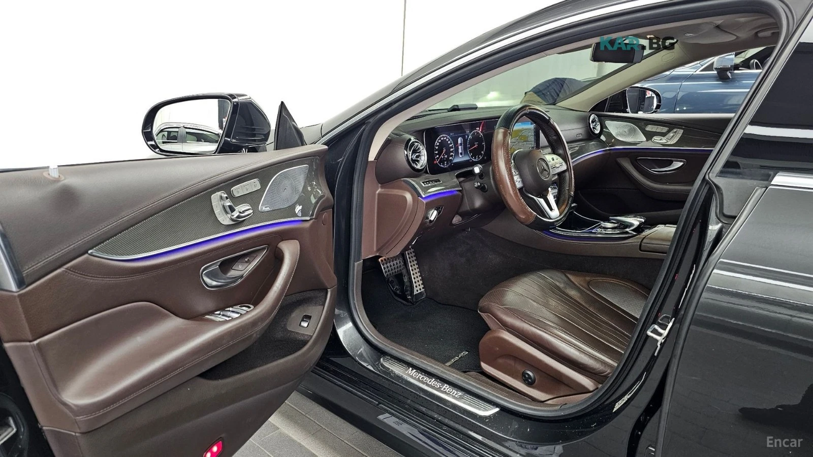 Mercedes-Benz CLS 400 4MATIC AMG* HUD* 360* ECS* ПАНО* НАВИ* ОБДУХВ, снимка 8 - Автомобили и джипове - 56025707