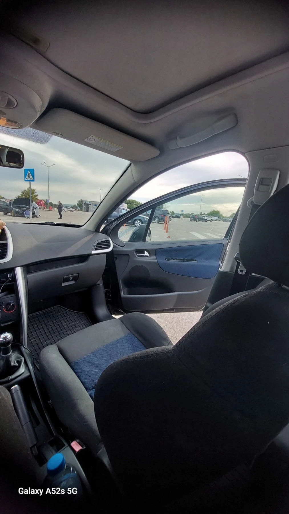 Peugeot 207, снимка 8 - Автомобили и джипове - 56328960