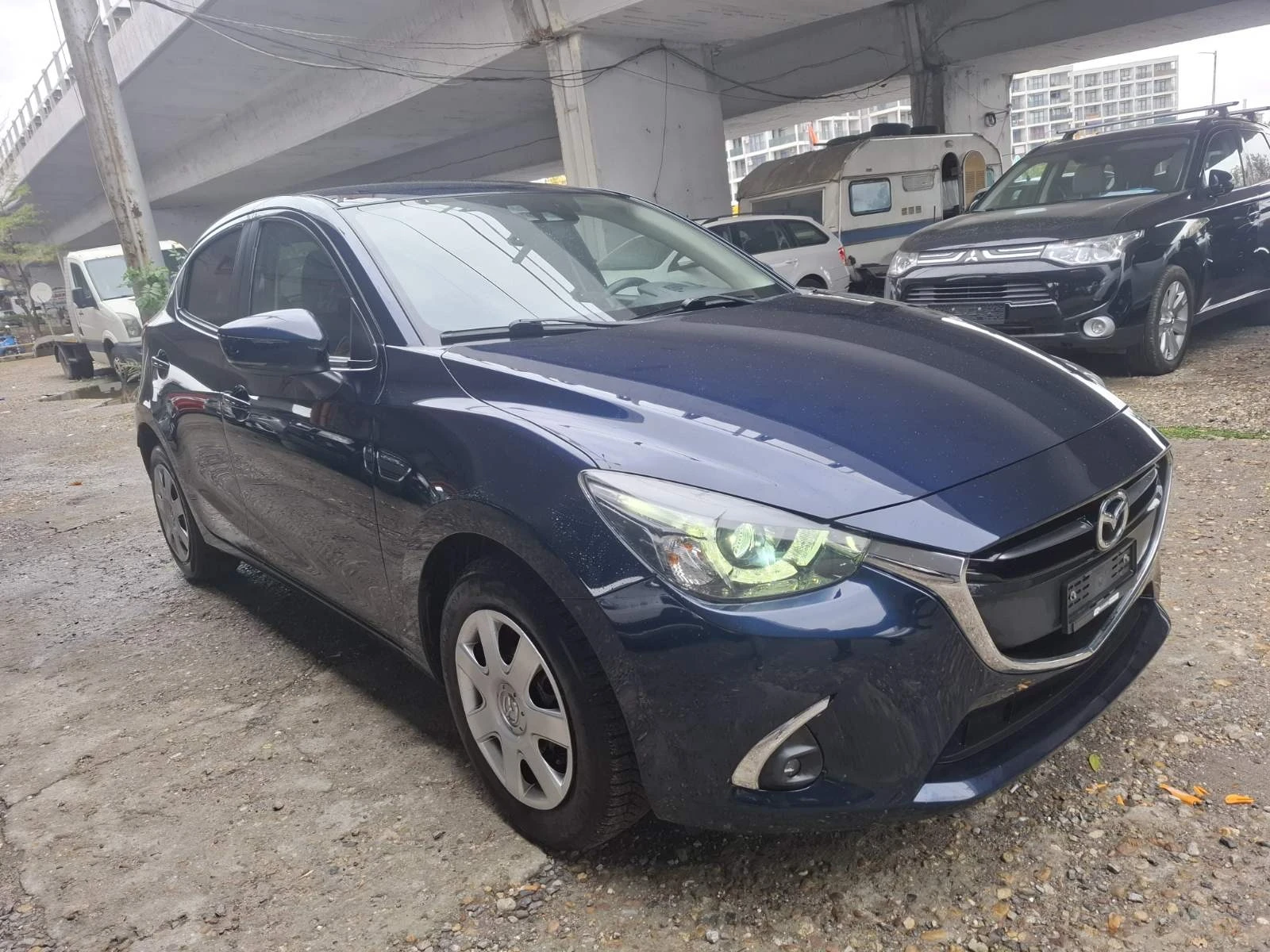 Mazda 2 Skyactiv, снимка 3 - Автомобили и джипове - 56494943