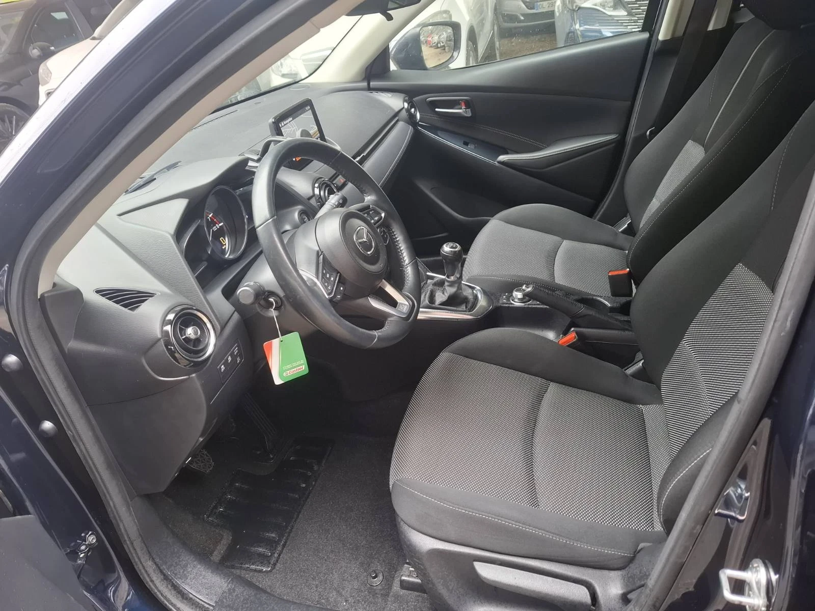 Mazda 2 Skyactiv, снимка 7 - Автомобили и джипове - 56494943