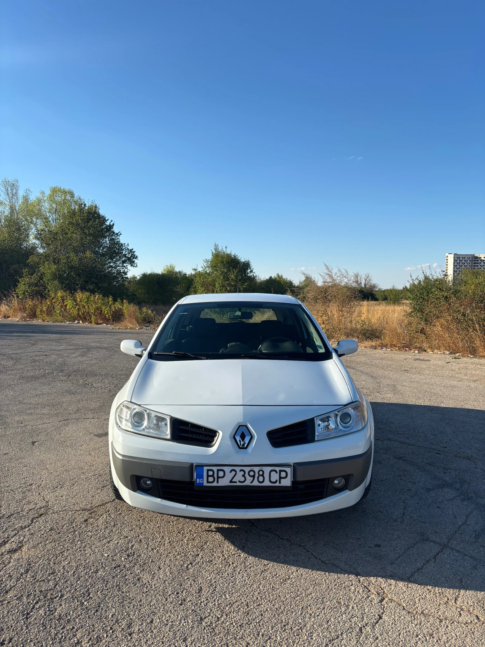 Renault Megane 1.5 dCi, снимка 2 - Автомобили и джипове - 56640548