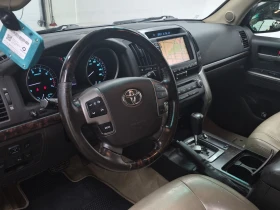Toyota Land cruiser 5.7 V8 * * 7 МЕСТЕН * * CARFAX * * АВТО КРЕДИТ * *, снимка 8
