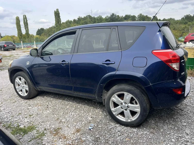 Toyota Rav4 2.2, снимка 5 - Автомобили и джипове - 47325272