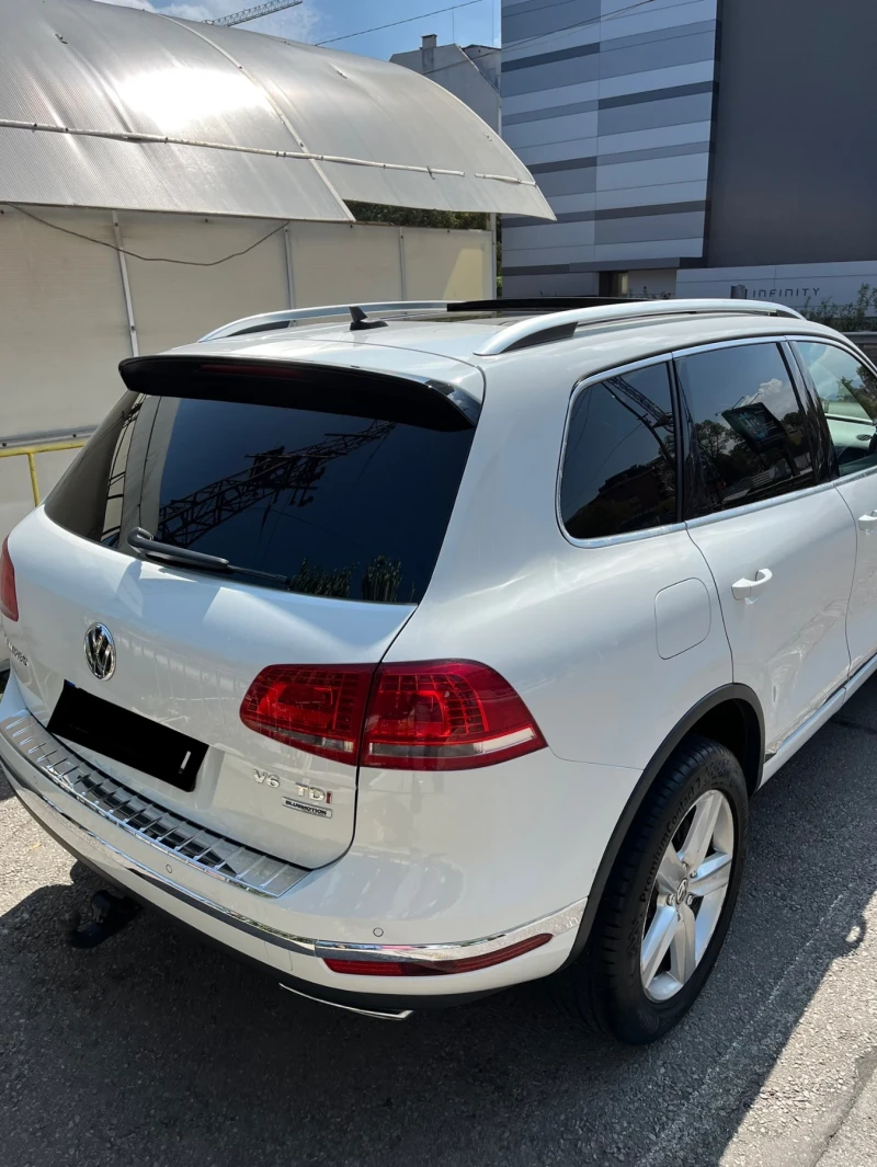 VW Touareg 3.0 TDI V6 R-line 262HP, снимка 3 - Автомобили и джипове - 47428053